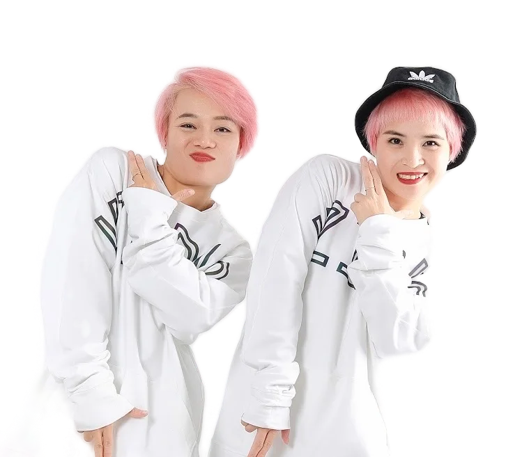 Leyna Trần và Vicky Vương